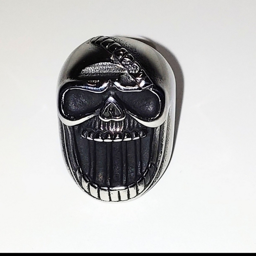 Skull Ring / bottle opener